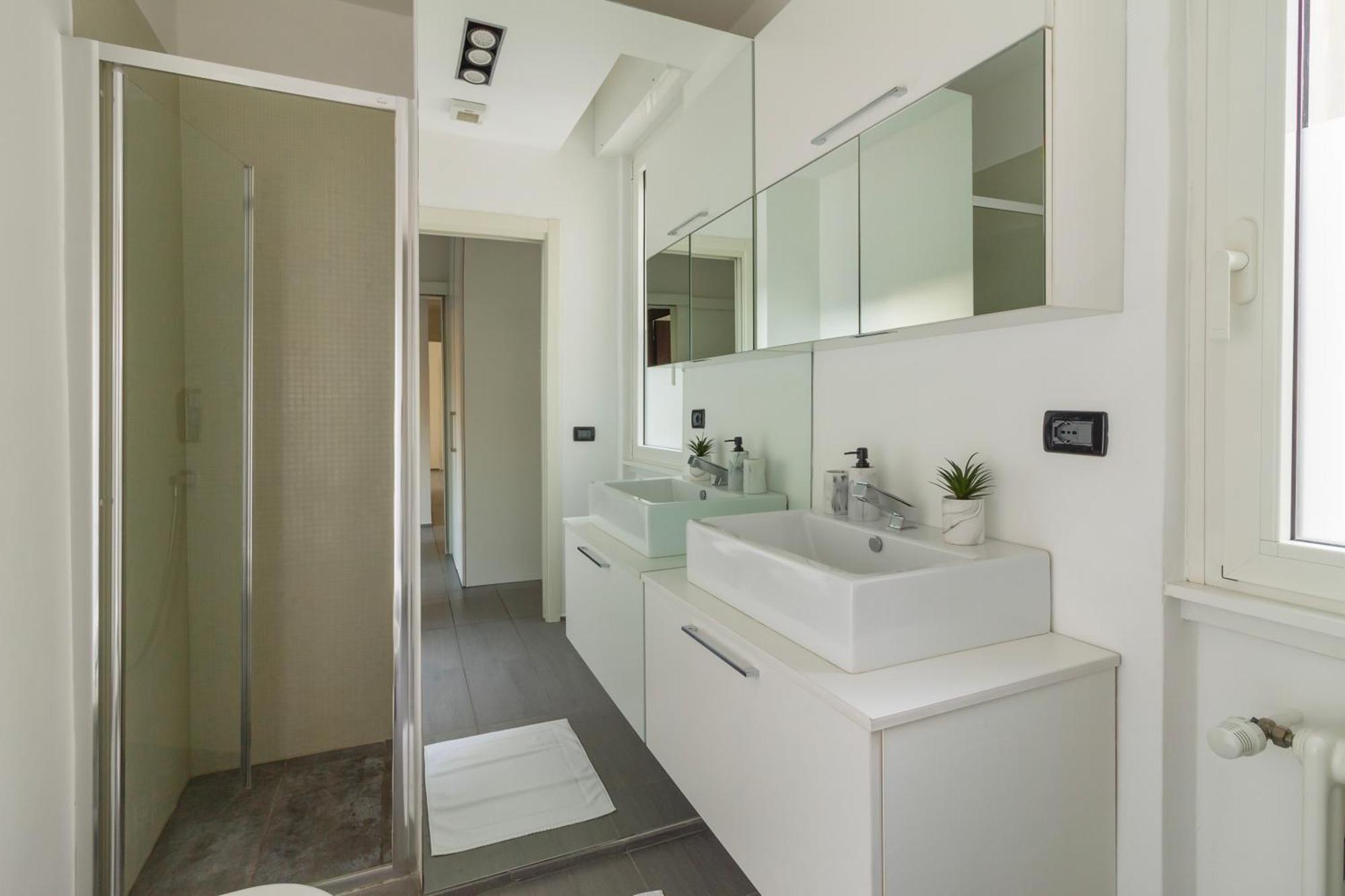 Cathedral View Trilocale Apartment Комо Екстериор снимка